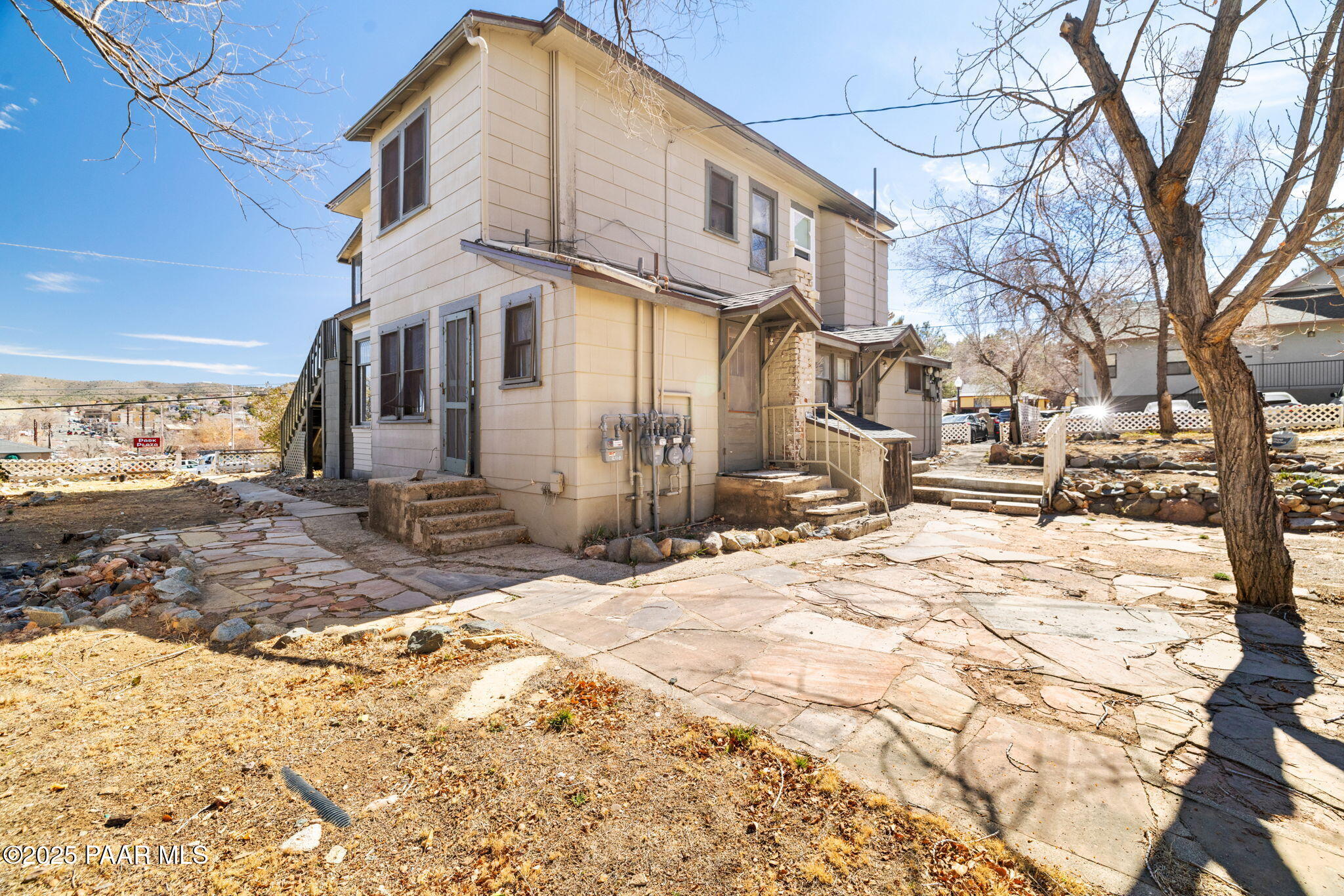 208 S Summit Avenue