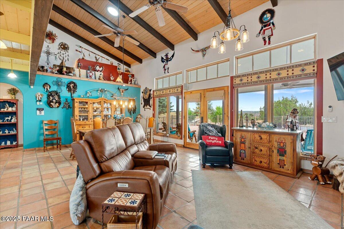 1256 E Reata Trail