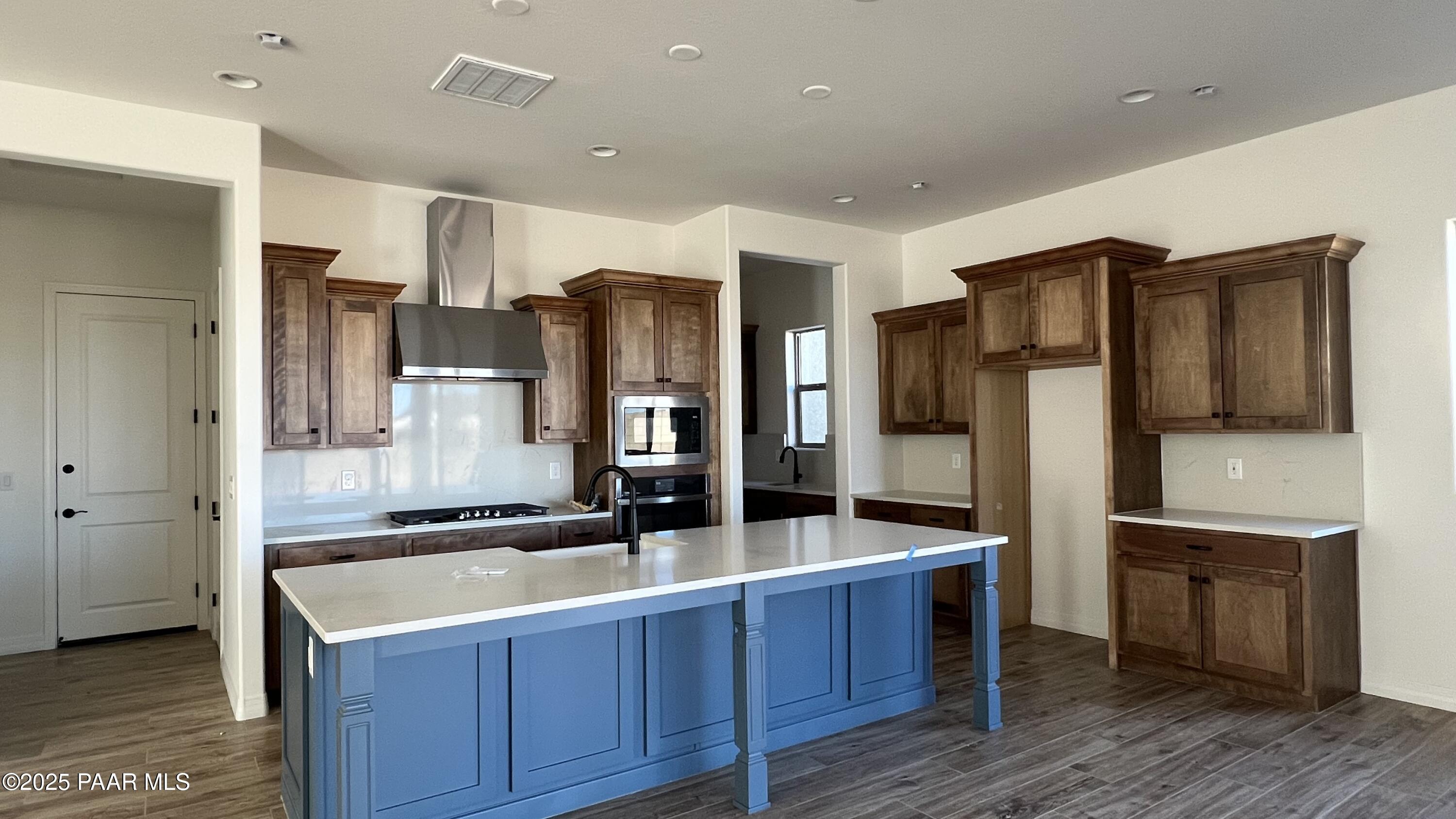 5233 Meandering Trail