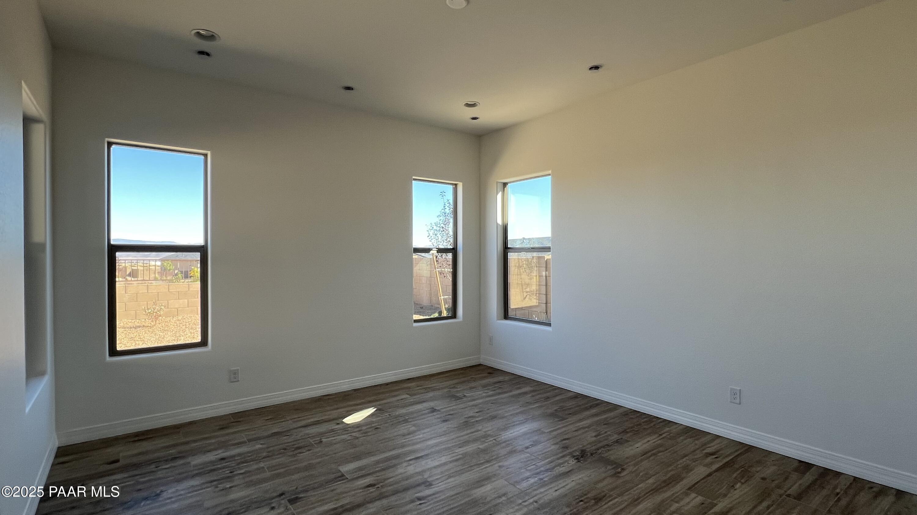 5233 Meandering Trail