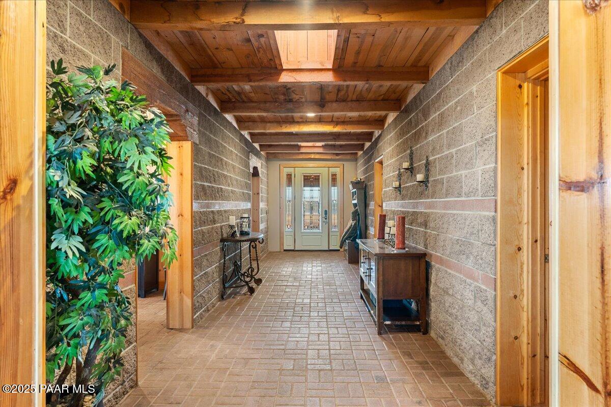 8959 E Lonesome Valley Road