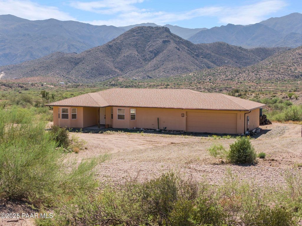 Photo of 17200 S Dripping Springs Road, Mayer, AZ 86333 (MLS # 1076705)
