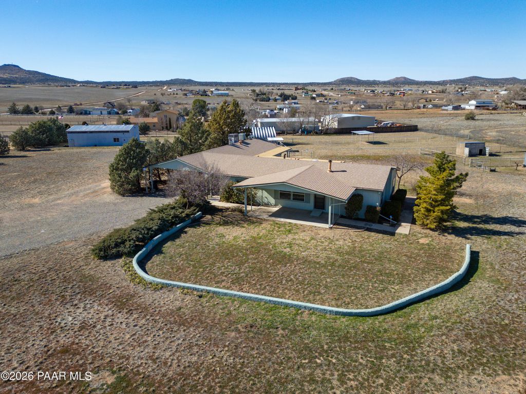 Photo of 2320 W Road 2 S, Chino Valley, AZ 86323 (MLS # 1079270)