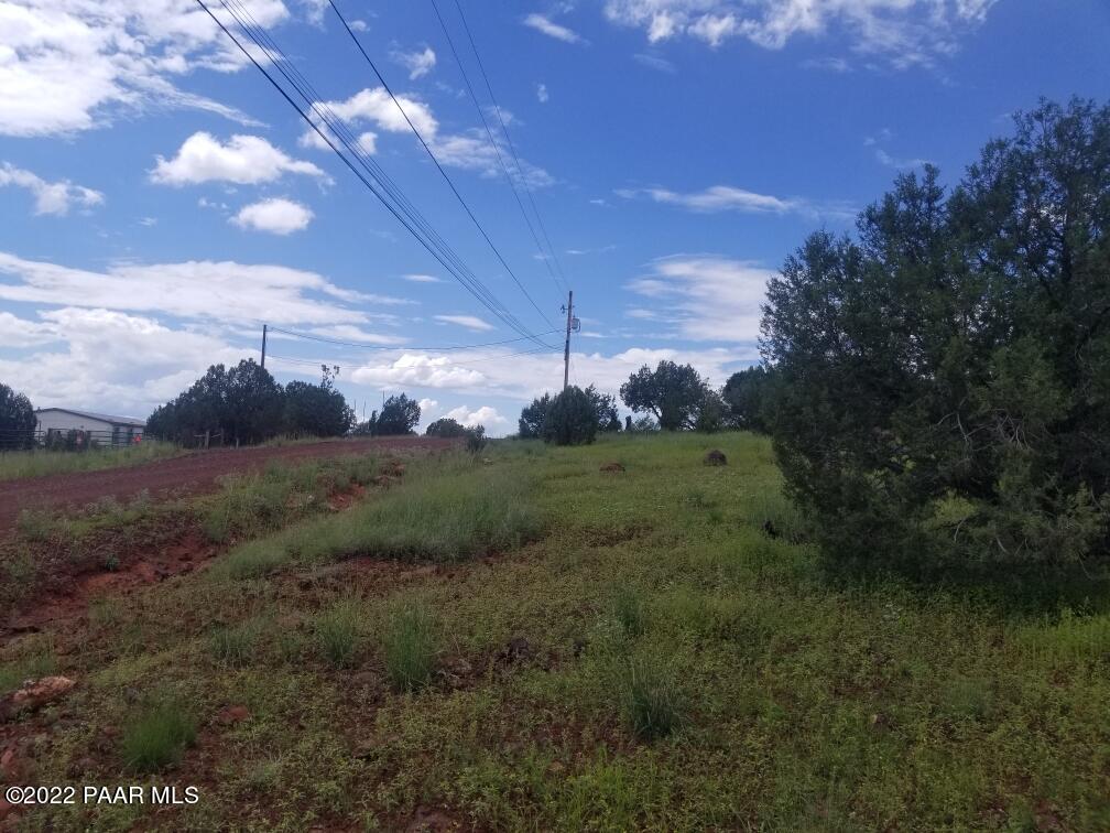 2271 W Roberts Road