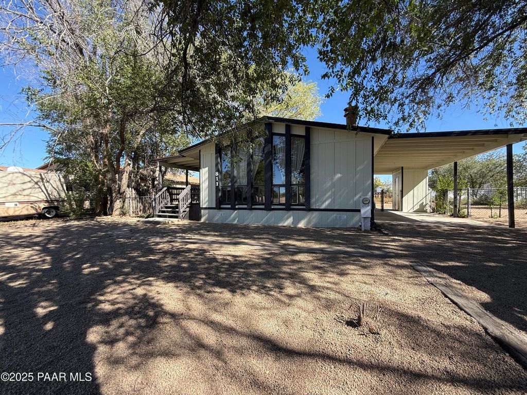 Photo of 811 Judy Avenue, Chino Valley, AZ 86323 (MLS # 1077258)
