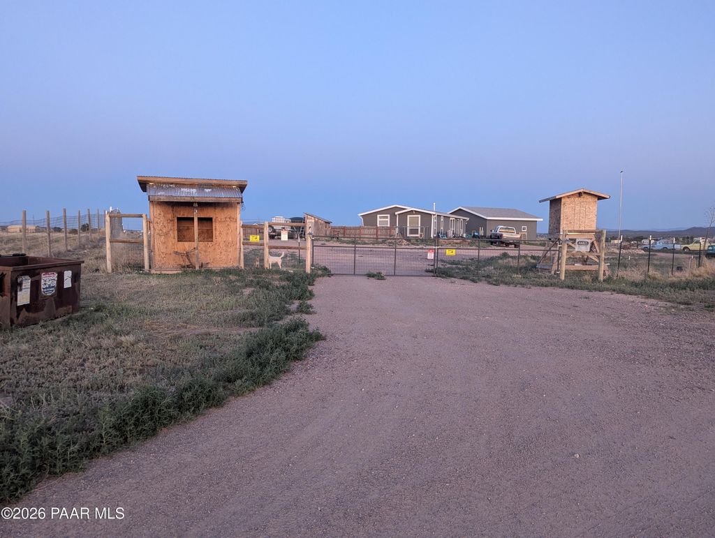 Photo of 26817 N Sweet Pea Bud Lane, Paulden, AZ 86334 (MLS # 1078617)