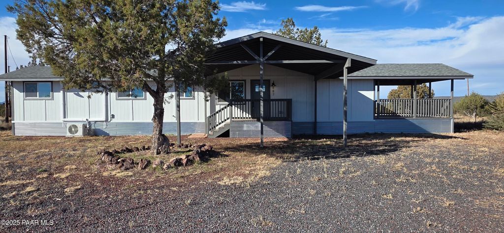 Photo of 887 W Loma Linda Drive, Williams, AZ 86046 (MLS # 1078217)