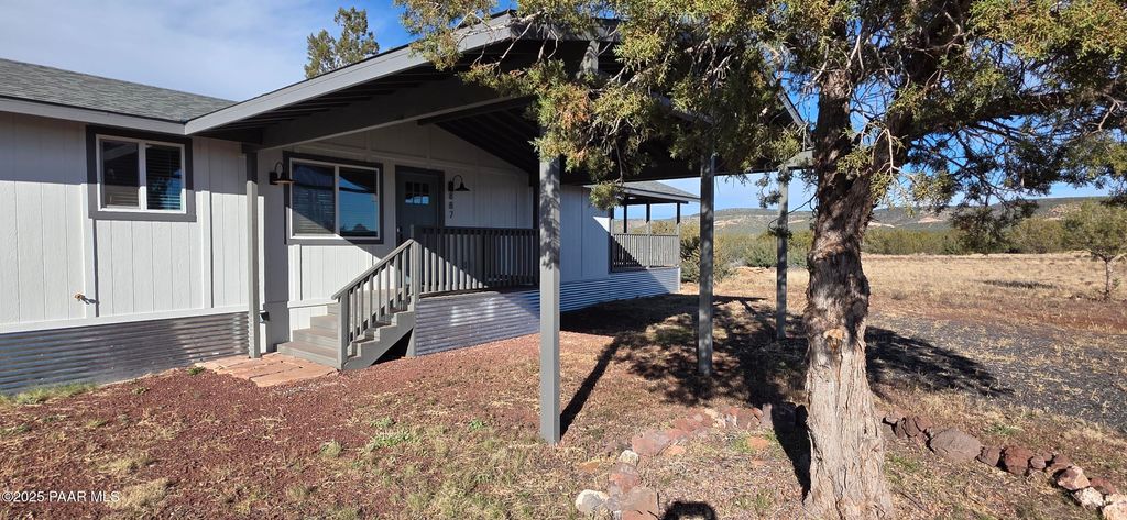 Photo of 887 W Loma Linda Drive, Williams, AZ 86046 (MLS # 1078217)