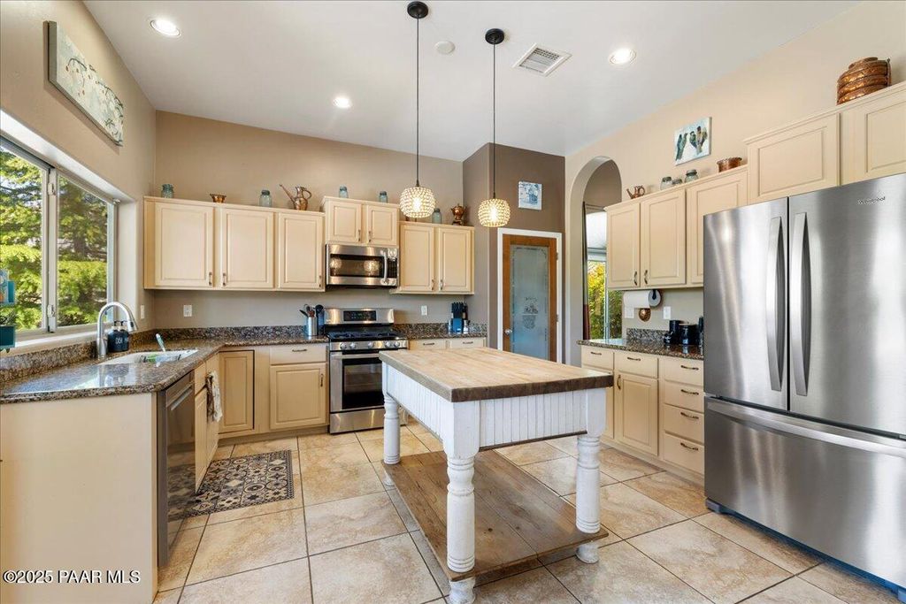 Photo of 104 W Soaring Avenue, Prescott, AZ 86301 (MLS # 1080268)