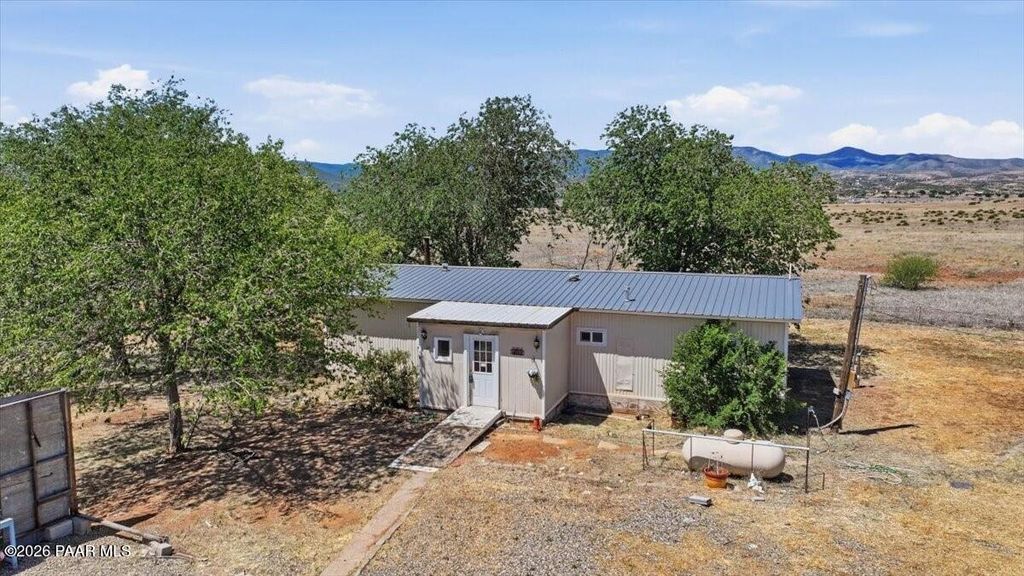 Photo of 192 N Outback Road, Dewey-Humboldt, AZ 86327 (MLS # 1081912)