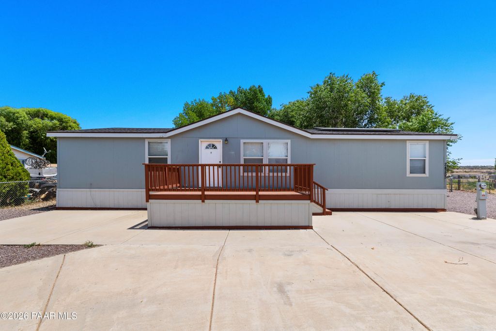 Photo of 24255 N Cleveland Street, Paulden, AZ 86334 (MLS # 1082453)