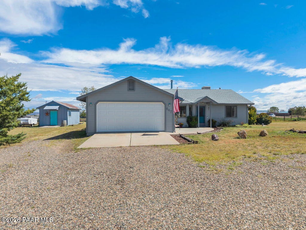 Photo of 647 S Johnson Lane, Chino Valley, AZ 86323 (MLS # 1085436)