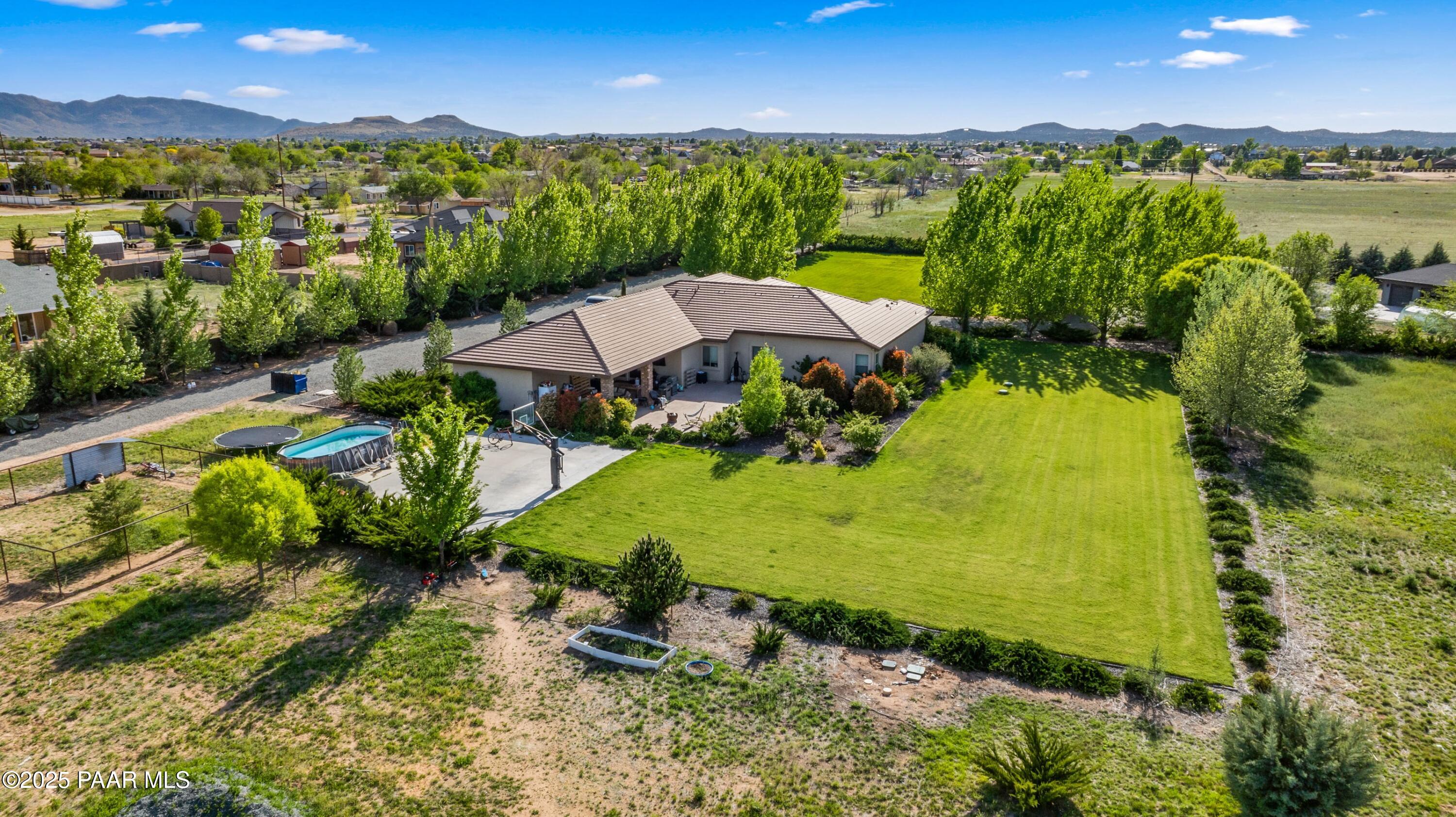 785 N Road 1 West