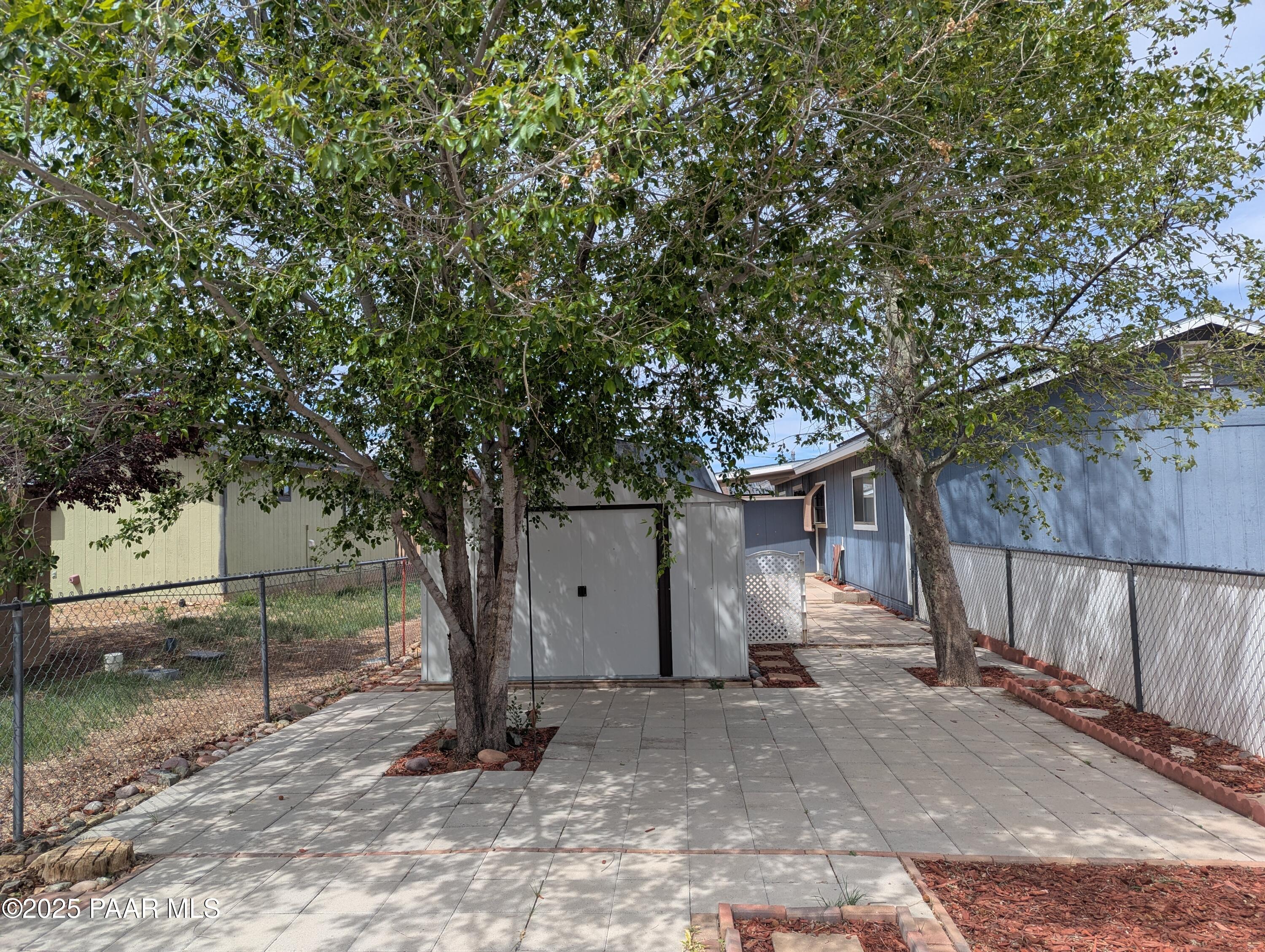 3718 N Navajo Drive