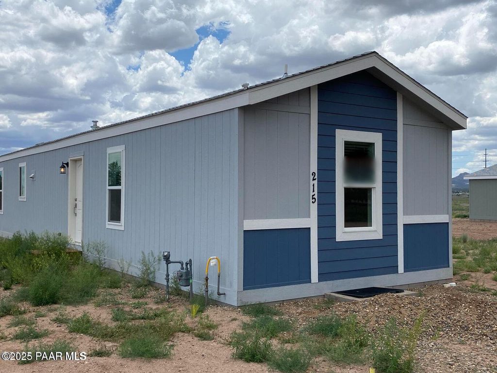 Photo of 215 W Venice Way, Paulden, AZ 86334 (MLS # 1077986)
