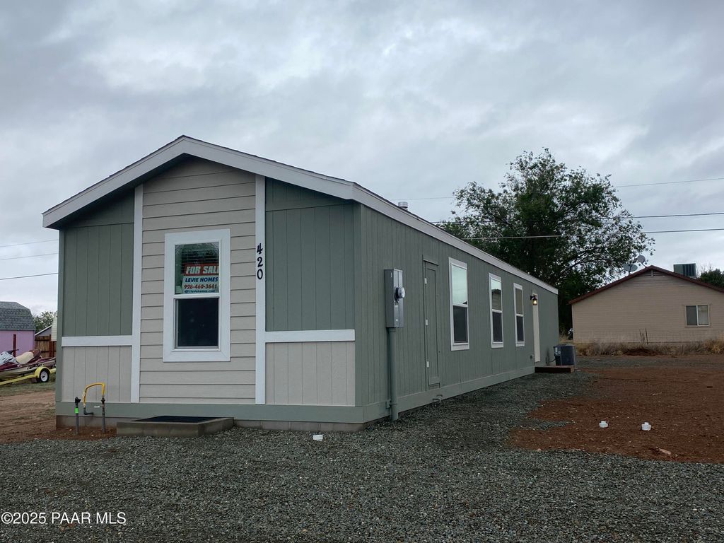 Photo of 215 W Venice Way, Paulden, AZ 86334 (MLS # 1077986)