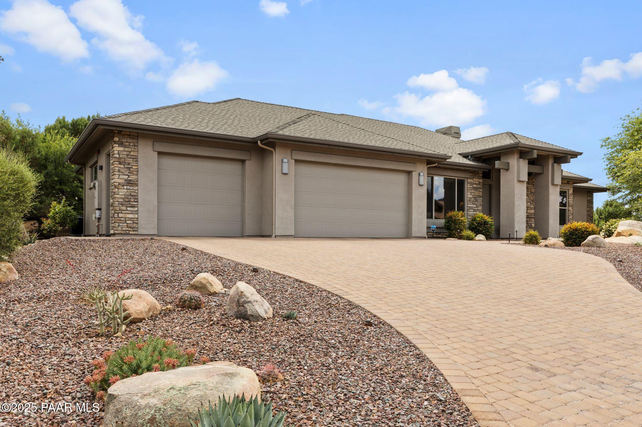 1385 Ridgewood Drive