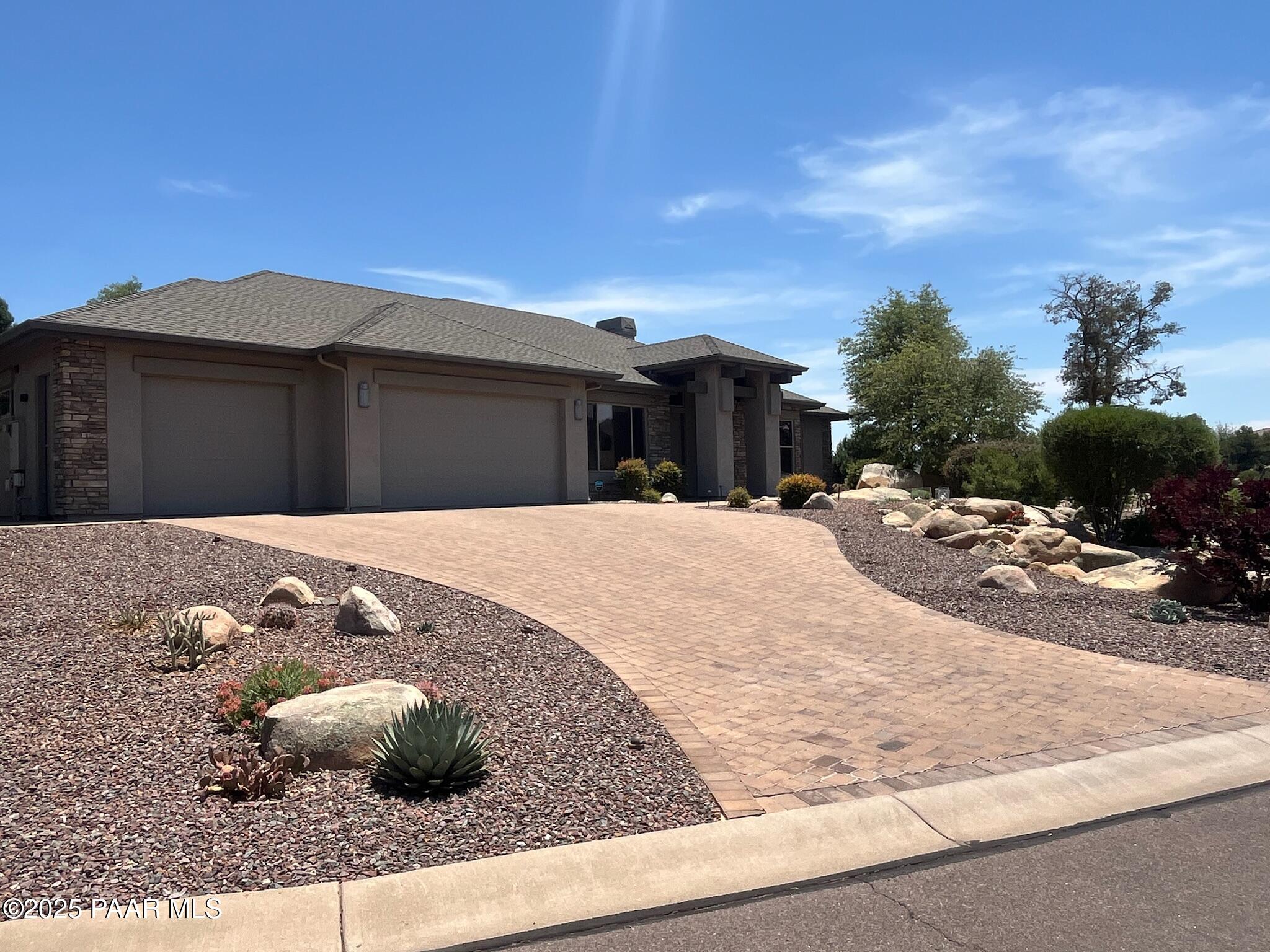 1385 Ridgewood Drive