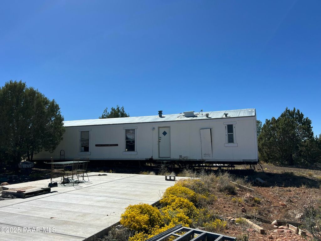 Photo of 9 Off Ranch Rd, Ash Fork, AZ 86320 (MLS # 1076982)