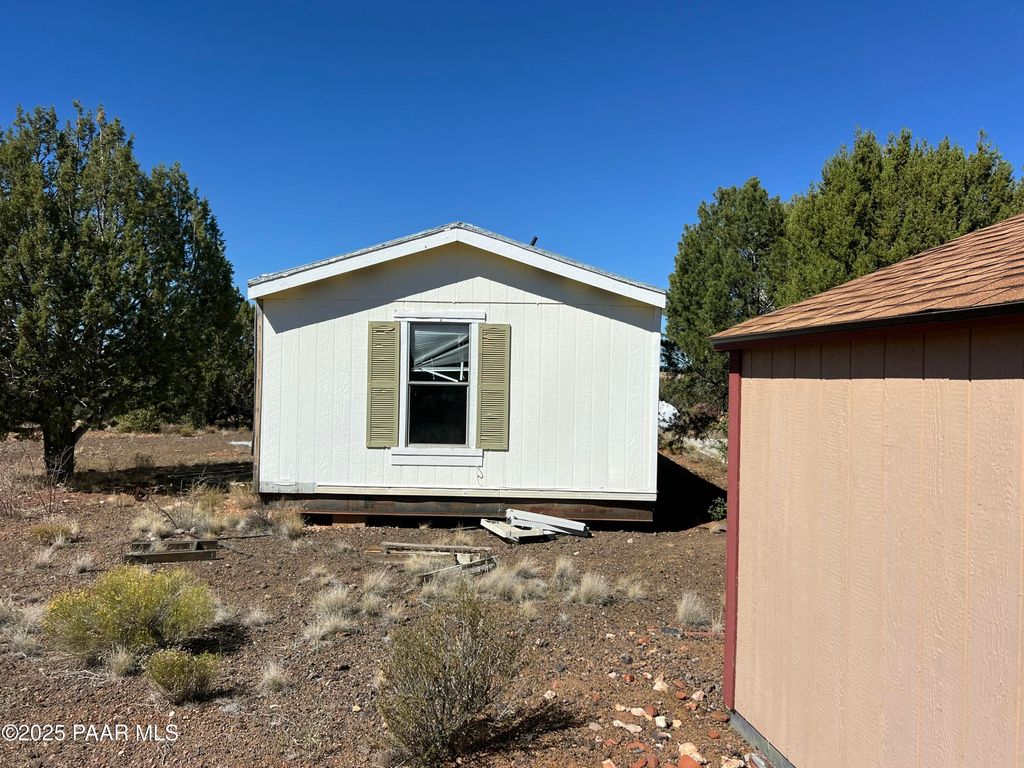 Photo of 9 Off Ranch Rd, Ash Fork, AZ 86320 (MLS # 1076982)