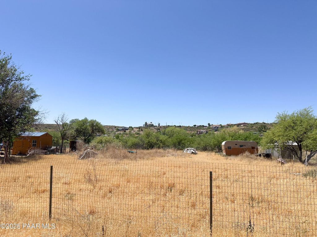Photo of 20561 E Aztec Trail, Mayer, AZ 86333 (MLS # 1083081)
