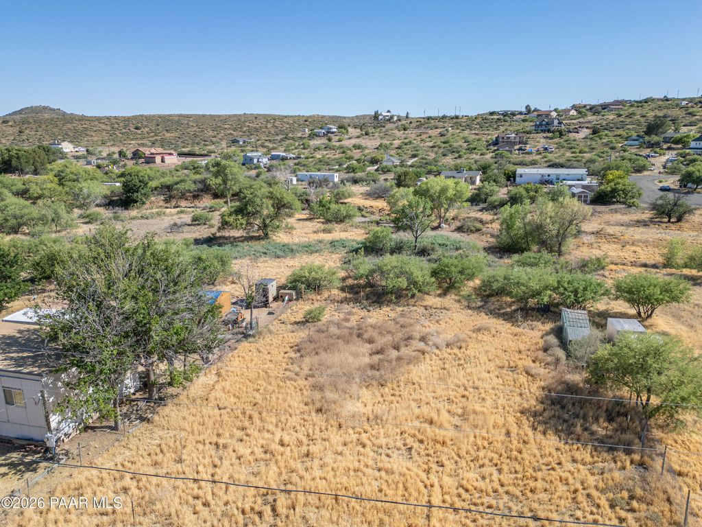 Photo of 20561 E Aztec Trail, Mayer, AZ 86333 (MLS # 1083081)