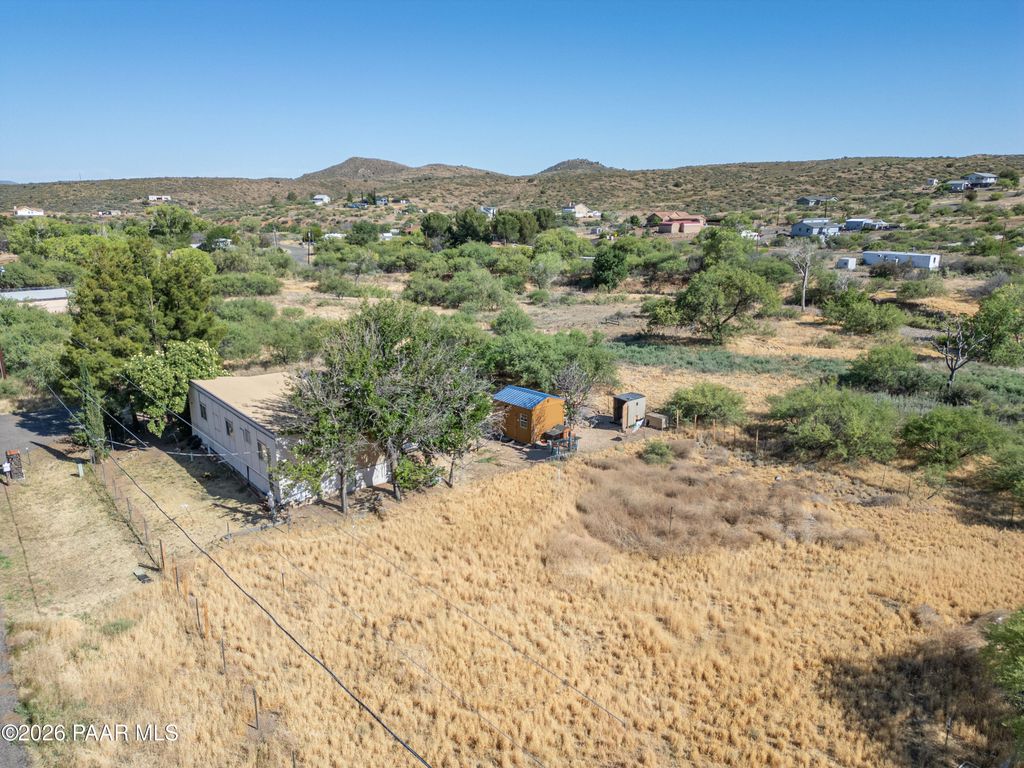 Photo of 20561 E Aztec Trail, Mayer, AZ 86333 (MLS # 1083081)