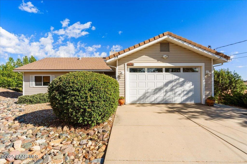 Photo of 2220 Sandia Drive, Prescott, AZ 86301 (MLS # 1078629)