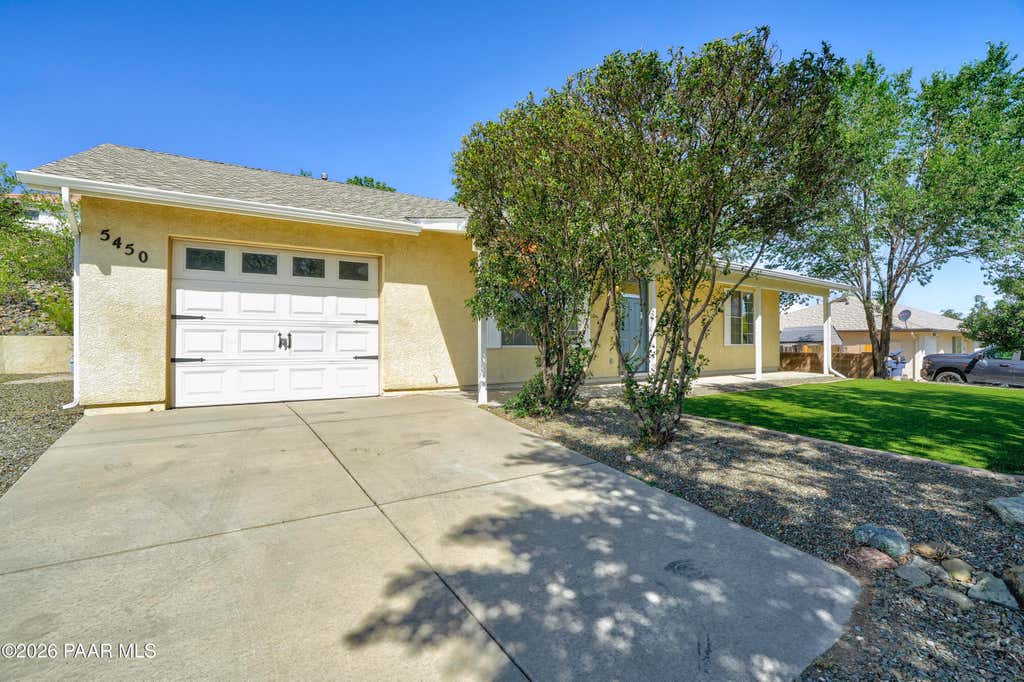 Photo of 5450 N Robert Road, Prescott Valley, AZ 86314 (MLS # 1084037)