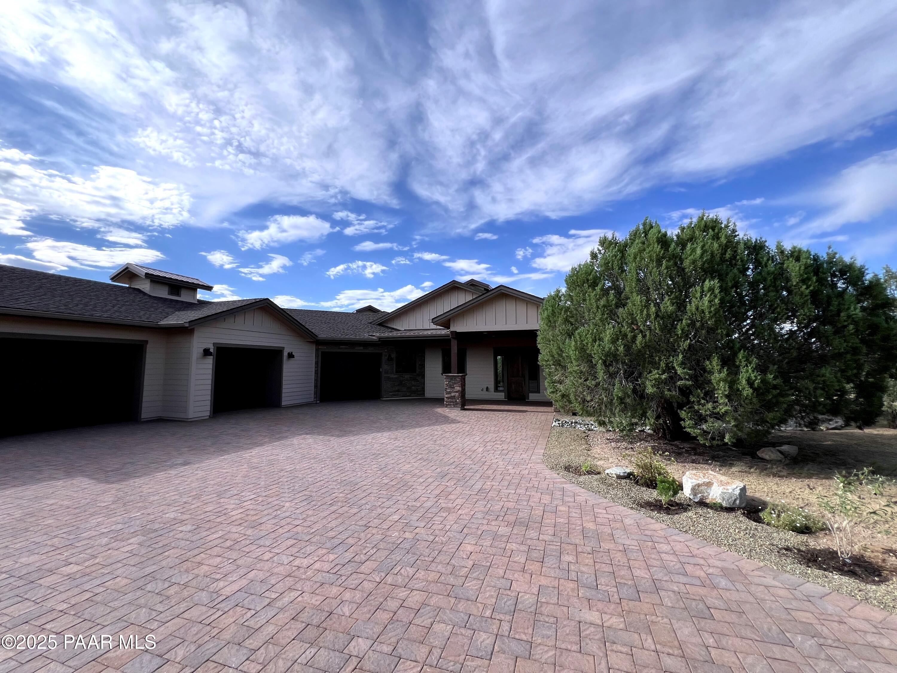 15560 N Elizabeth Way