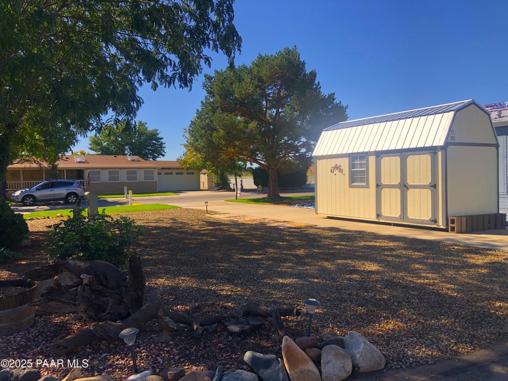 Photo of 792 N Ponderosa Pine Drive, Dewey-Humboldt, AZ 86327 (MLS # 1076802)