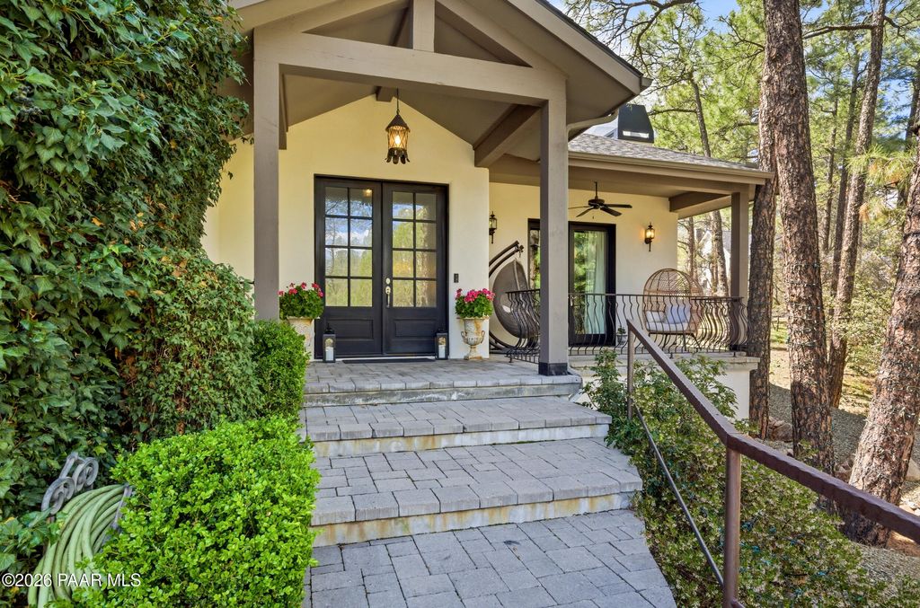 Photo of 520 Carson Drive, Prescott, AZ 86303 (MLS # 1081234)