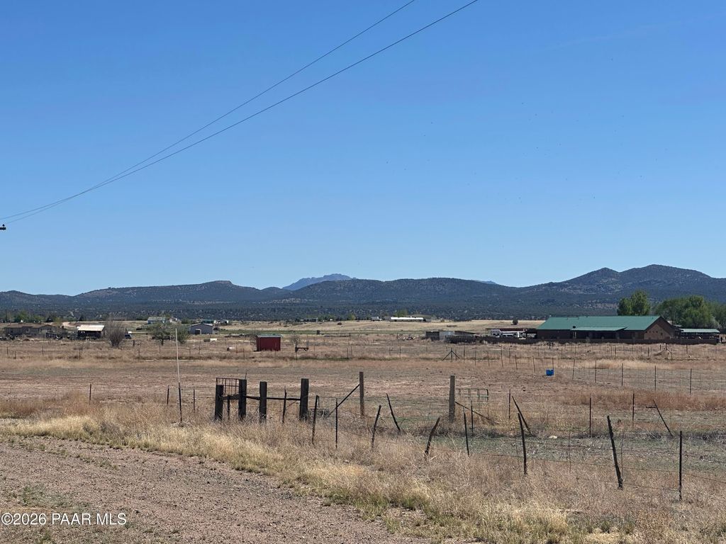 Photo of 3125 W Big Chino Road, Paulden, AZ 86334 (MLS # 1080834)