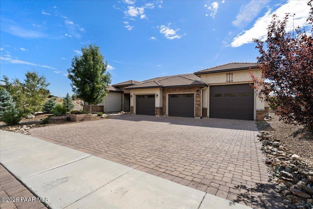 Photo of 1364 N Cloud Cliff Pass, Prescott Valley, AZ 86314 (MLS # 1085037)