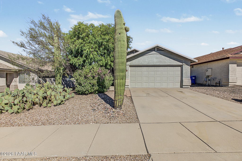 Photo of 10237 E Desert Crossings Way, Tucson, AZ 85747 (MLS # 1085748)