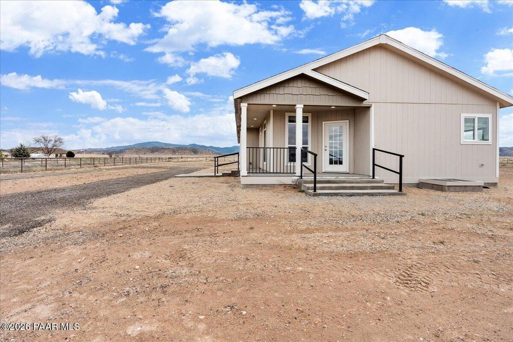 Photo of 9415 E Dog Ranch Road, Prescott Valley, AZ 86315 (MLS # 1079851)
