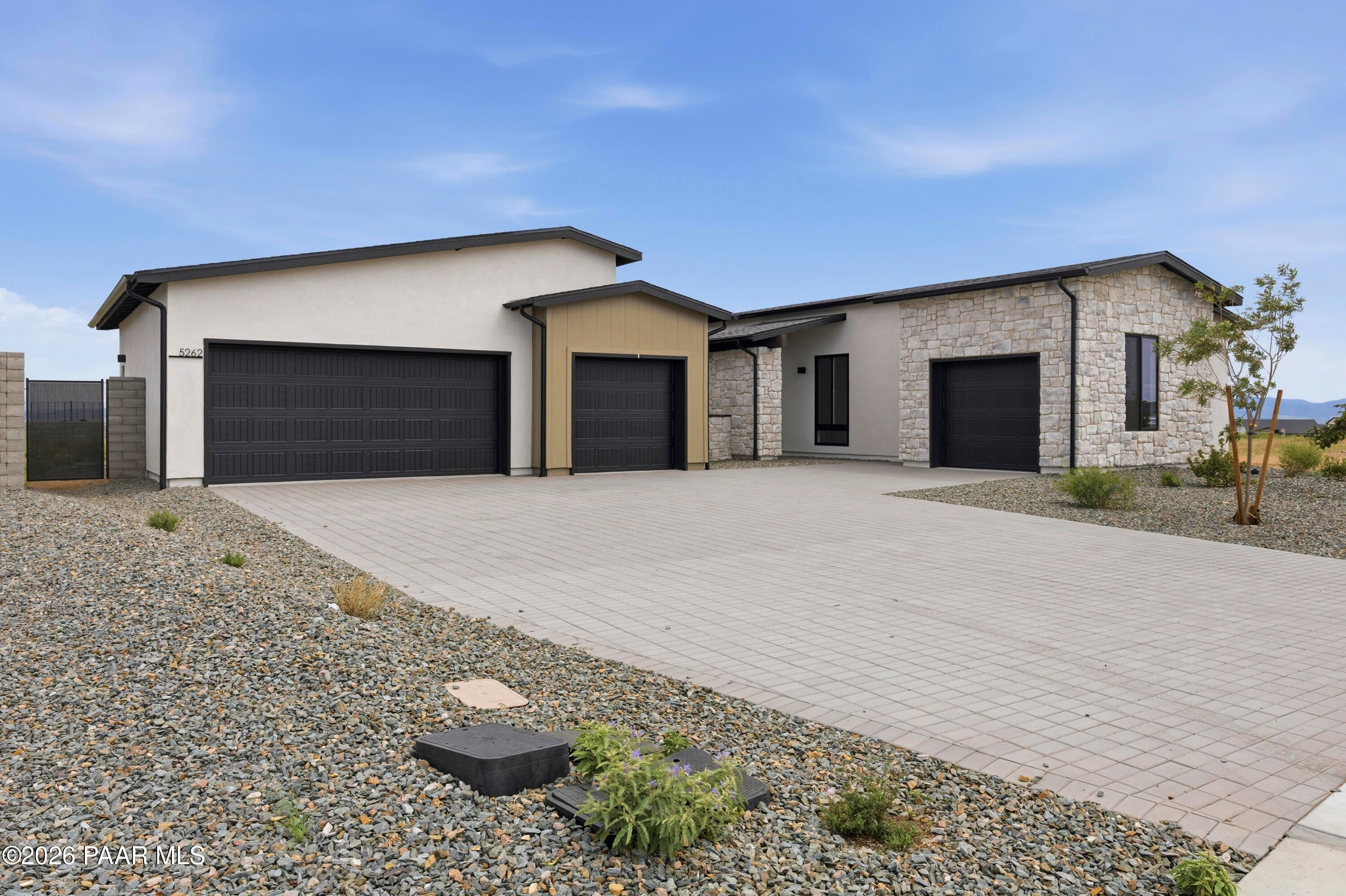 5262 E Edgar Way