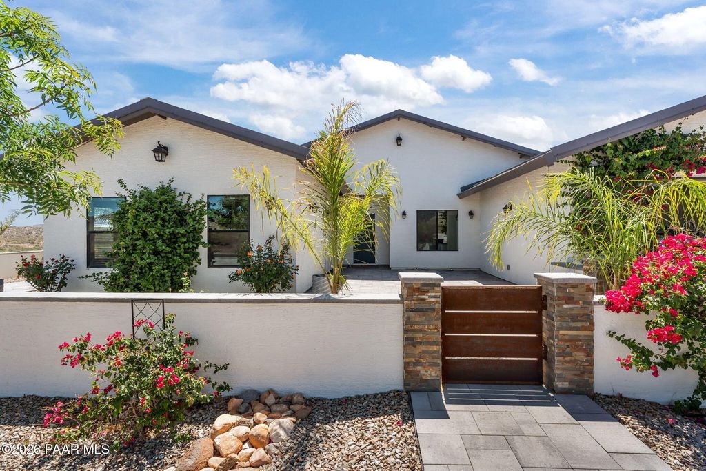Photo of 3860 Pura Vida Trail, Wickenburg, AZ 85390 (MLS # 1081435)