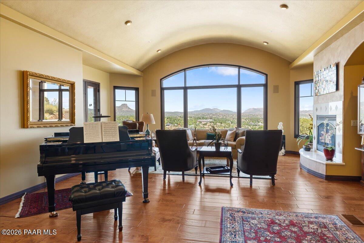 319 Outlook Circle