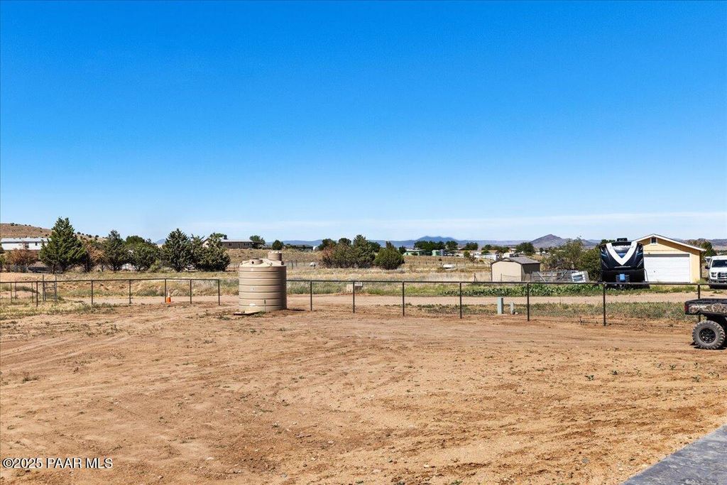 Photo of 2310 N Smoki Trail, Chino Valley, AZ 86323 (MLS # 1079173)
