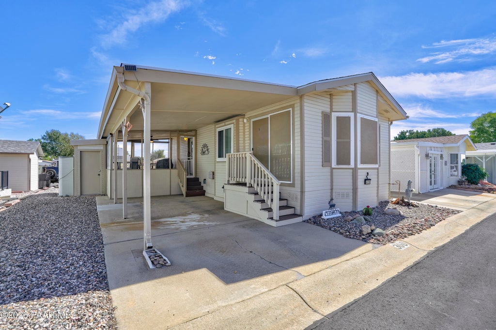 Photo of 879 N Country View Drive, Prescott Valley, AZ 86327 (MLS # 1085305)