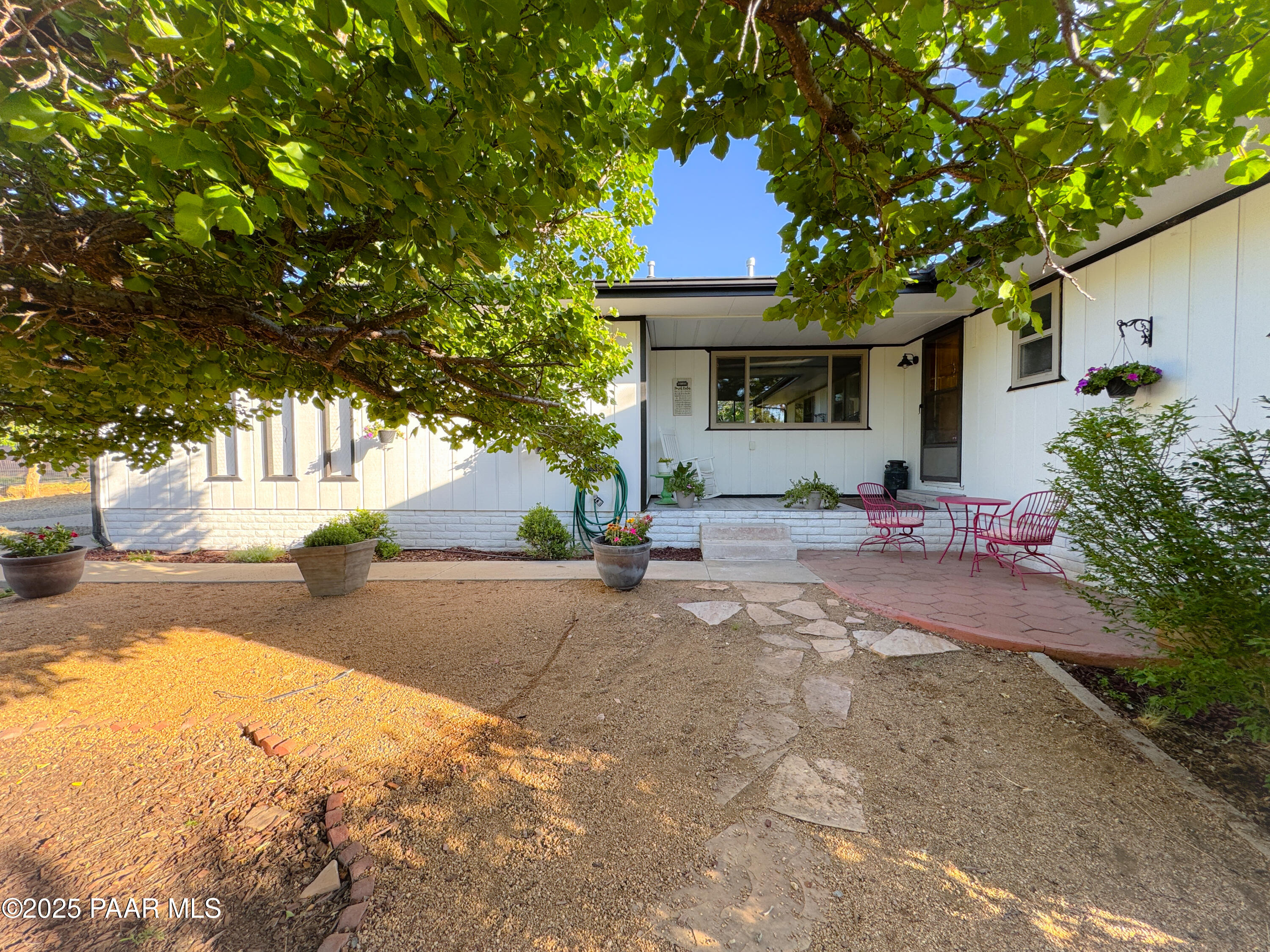 1461 W Cliff Rose Road