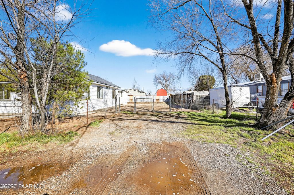 Photo of 1400 Meadow Lane, Chino Valley, AZ 86323 (MLS # 1079768)