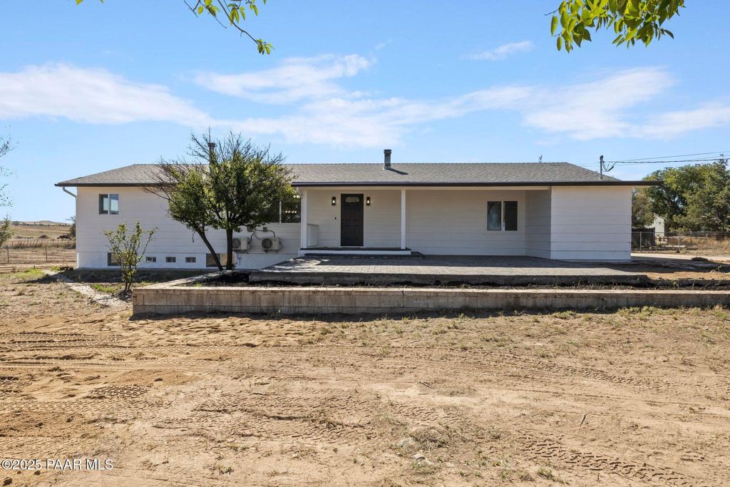 Photo of 1885 E Perkinsville Road, Chino Valley, AZ 86323 (MLS # 1077458)
