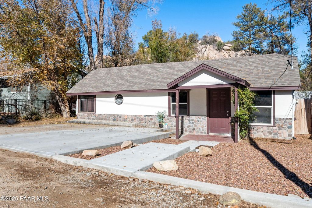 Photo of 1548 Oregon Avenue, Prescott, AZ 86305 (MLS # 1078248)