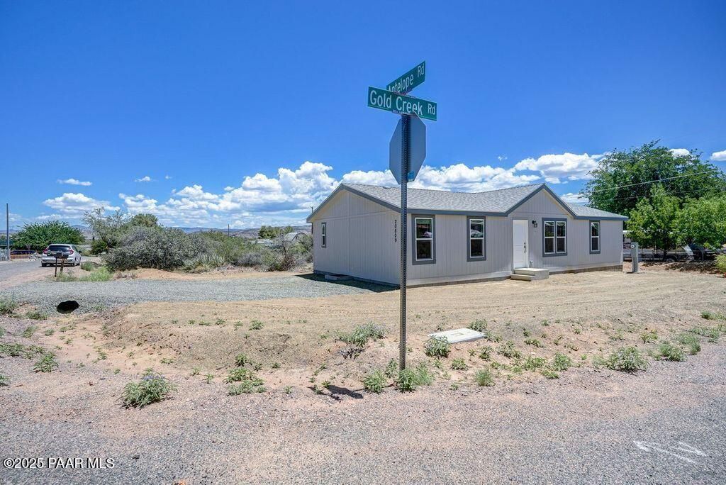 Photo of 20809 E Antelope Road, Mayer, AZ 86333 (MLS # 1079380)