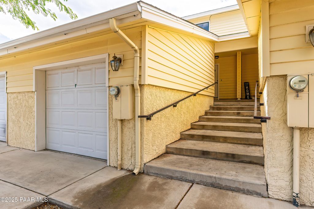 Photo of 1246 N Barzona Avenue #F, Dewey-Humboldt, AZ 86327 (MLS # 1076825)