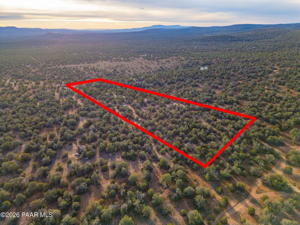 Photo of 39500 N Kimlee Road, Ash Fork, AZ 86320 (MLS # 1079557)