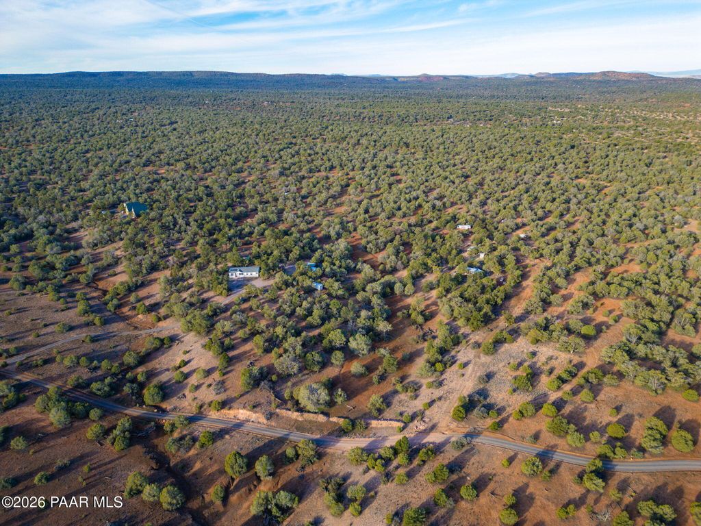 Photo of 39500 N Kimlee Road, Ash Fork, AZ 86320 (MLS # 1079557)