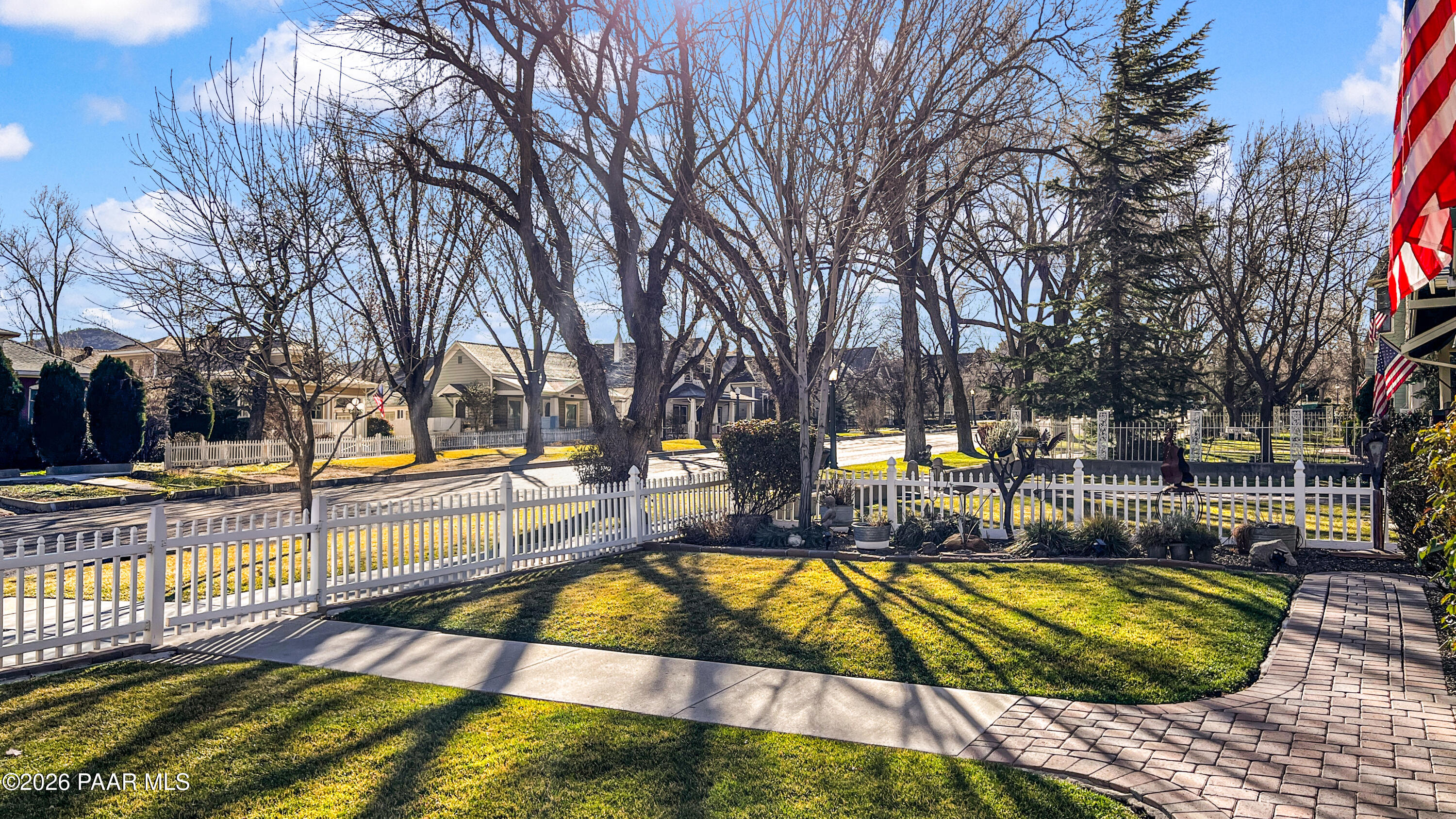 230 N Mount Vernon Avenue